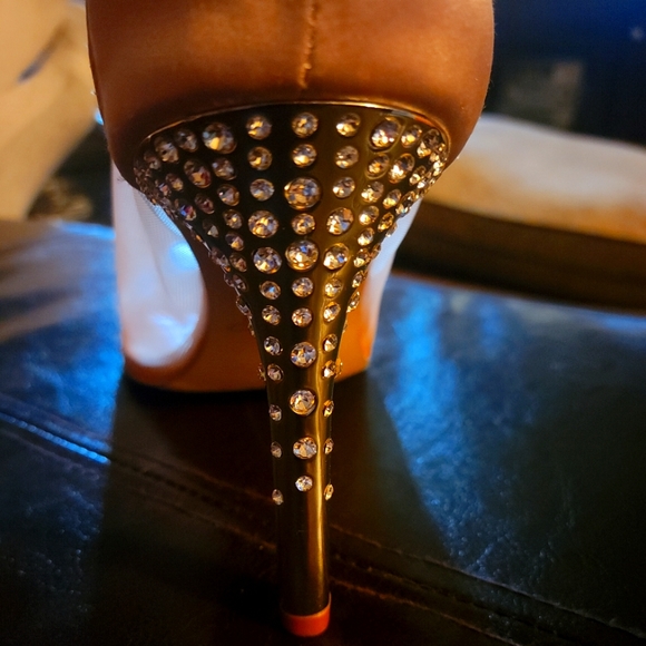 Women's Badgley Mischka Jeweled Peep Toe Booties sz 10 - Picture 2 of 4